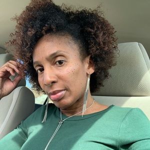 Meet your Posher, Yolanda